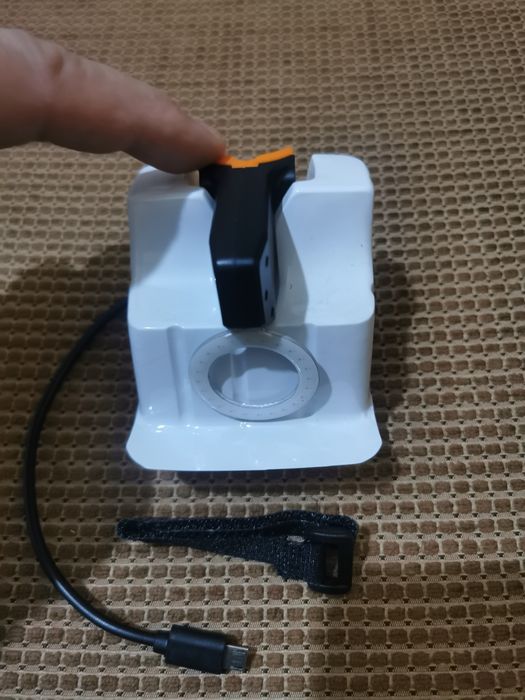 Stop bicicletă, încărcare USB