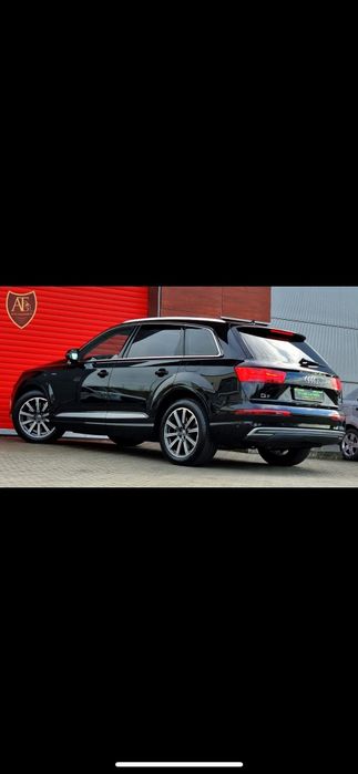 Vând Audi q7 etron