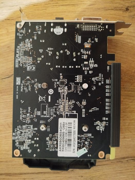 Видео карта rx550. 4 gb vram.в идеальном состоянии