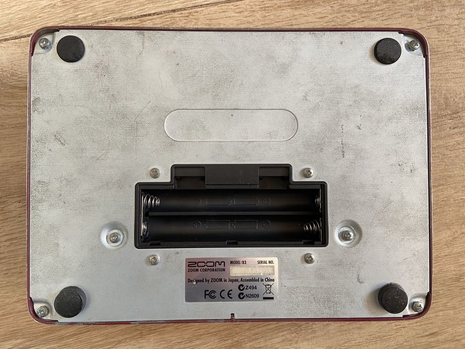 Процесор ZOOM B3 за бас китара