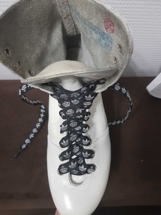 Продам коньки фигурные