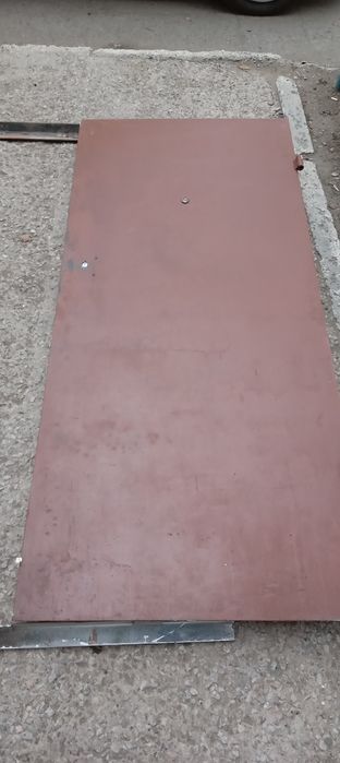 Железные двери с косяком