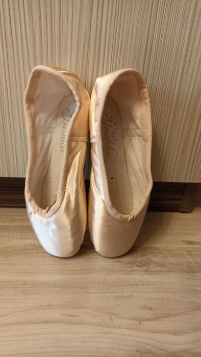 Чисто нови палци за балет