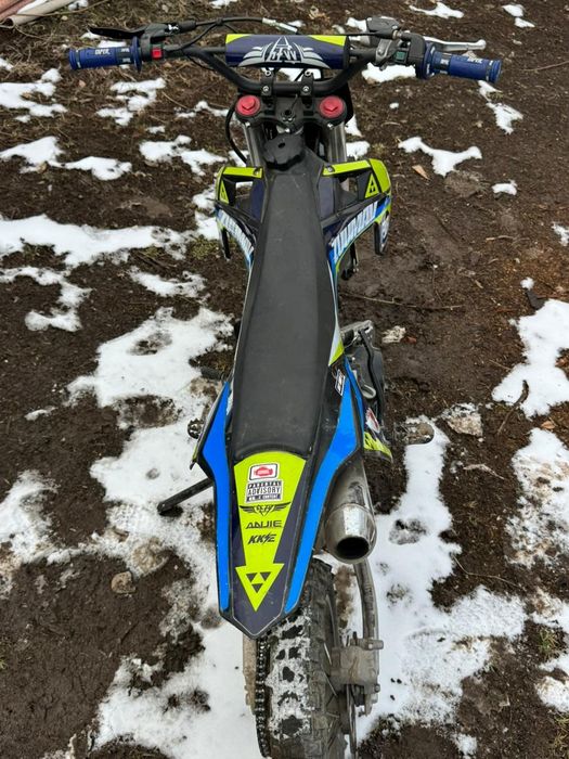 Продам питбайк ZUUMAV 125 кубов