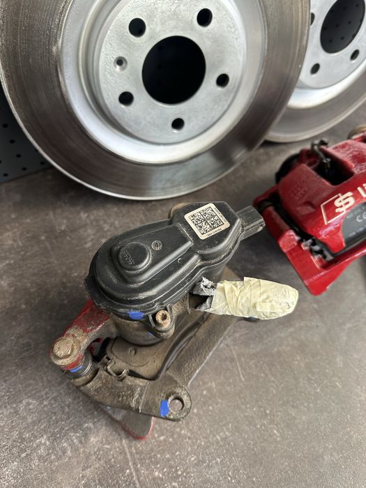 Задни спирачни апарати 310мм от Audi A6 C7 3.0TDI 272к.с