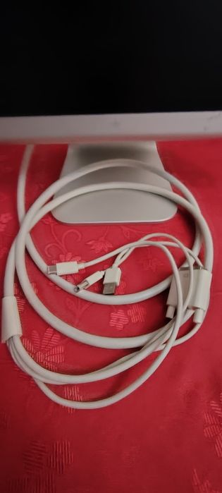 Монитор Apple Cinema Display 20" (алюминиевый, A1081)
Диагональ: 20" (