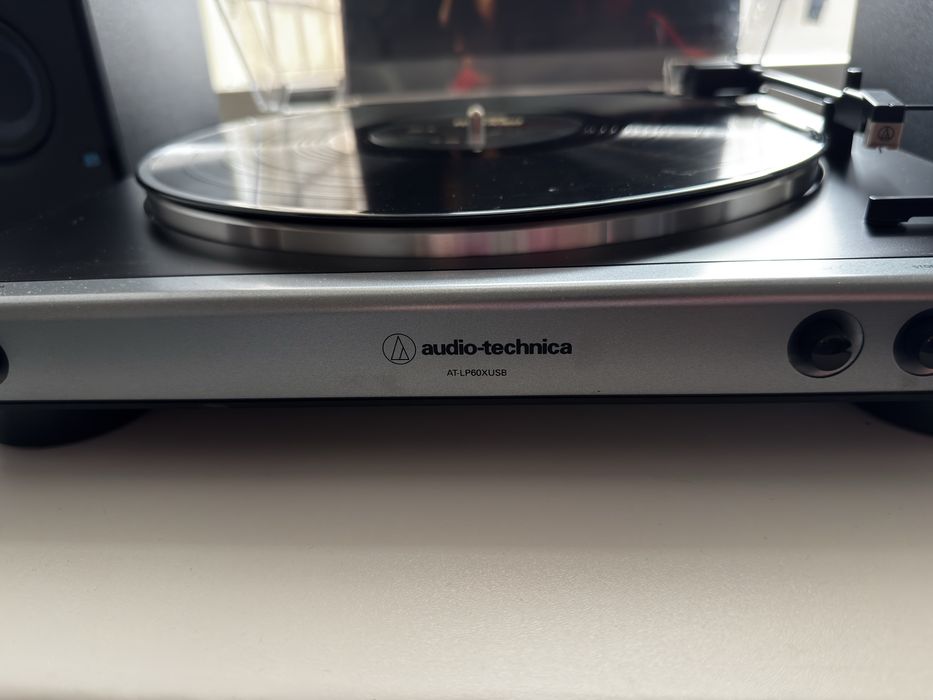 Виниловый проигрыватель Audio-Technica AT-LP60XUSB