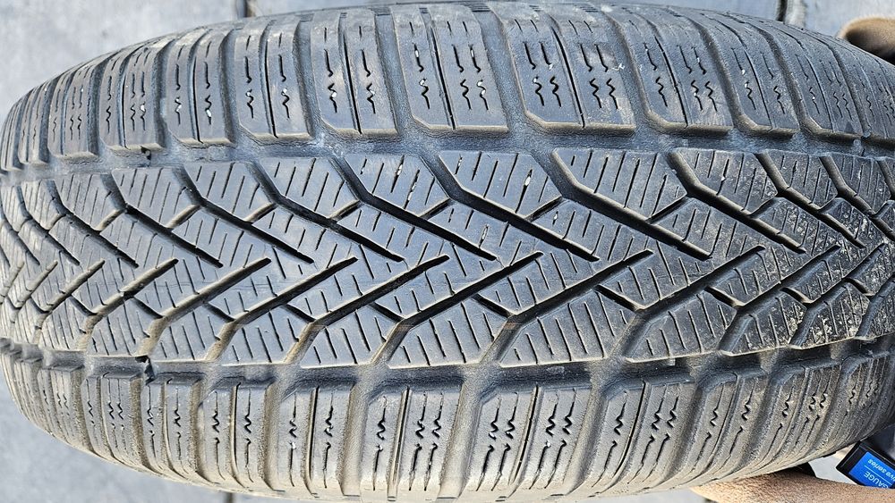 2бр гуми 195 65 15 семперит