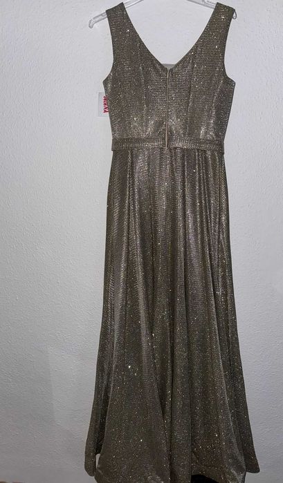 Vand rochie de seara