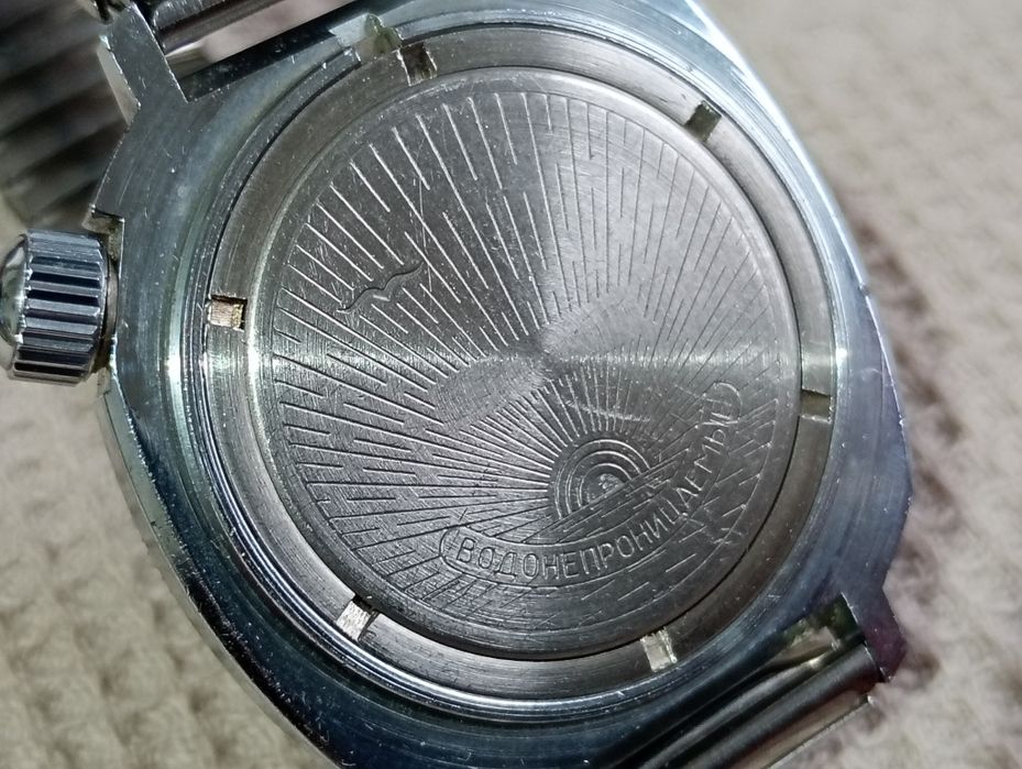 Прекрасен Стар Руски Механичен часовник Восток Командирски