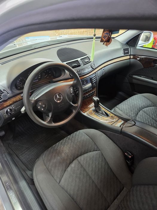 Proprietar vand Mercedes E220 diesel automat
