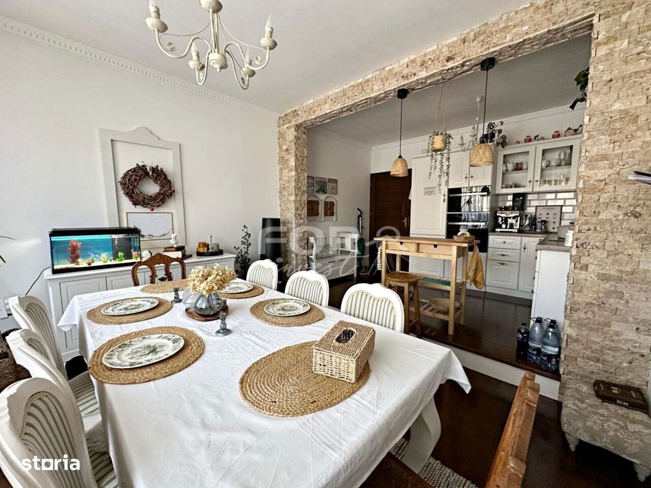 Vilă elegantă cu 6 camere de vânzare în zona Nufarul Oradea