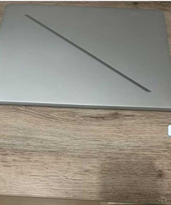 Asus rog zephyrus g16  2025 oled 5060 32gb ram warrnty