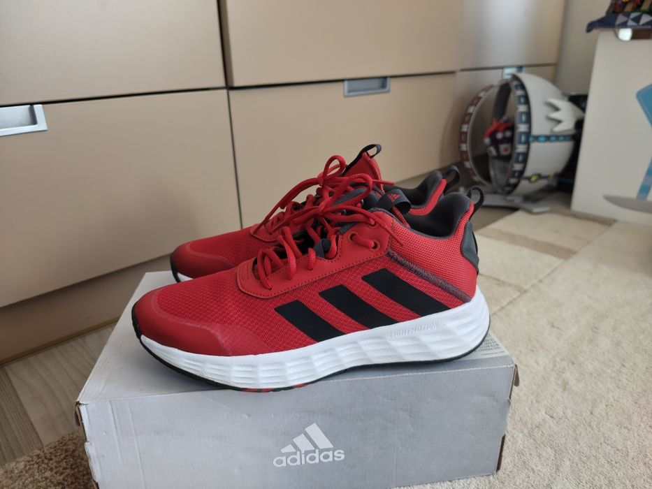 Нови мъжки маратонки adidas ownthegame номер 43 1/3
