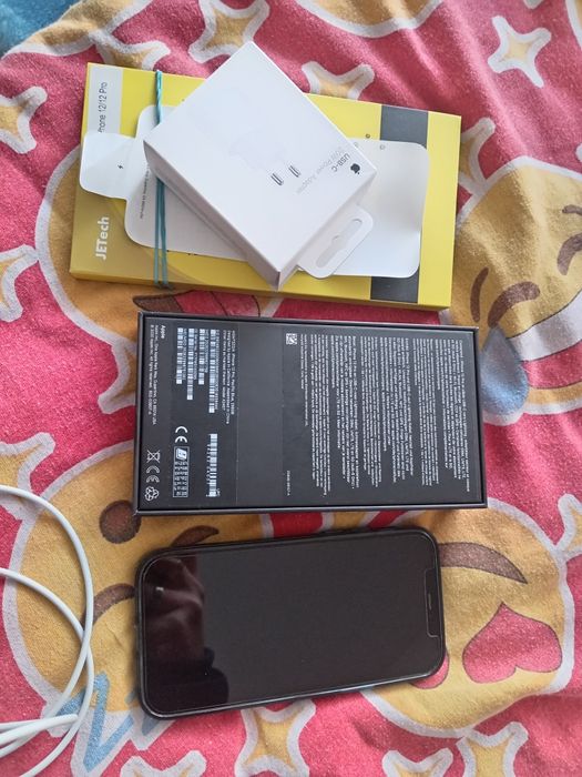 iPhone 12 Pro Pacific Blue, de 256Gb.
Telefonul funcționează impecabil