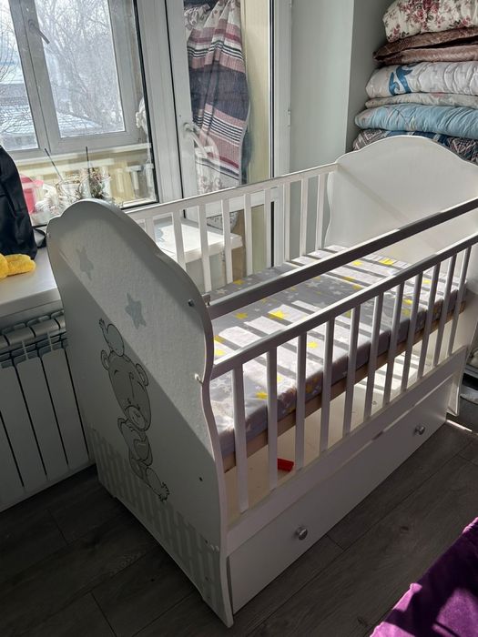 Детская кроватка с матрасом/Манеж