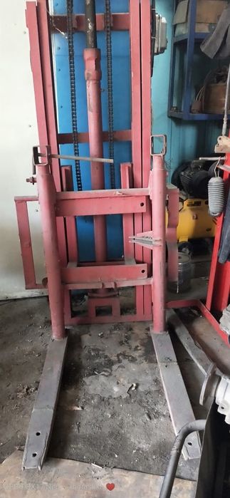 Продам Вилочный погрузчик