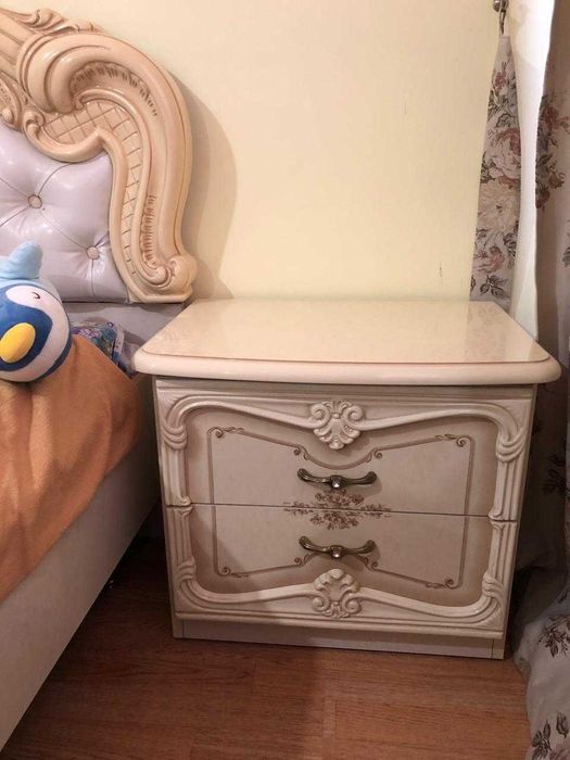 Спальный гарнитур