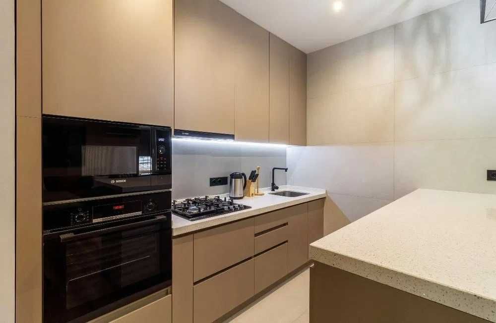 Продается  1+1  на Ц 4  алайский базар  авторский ремонт