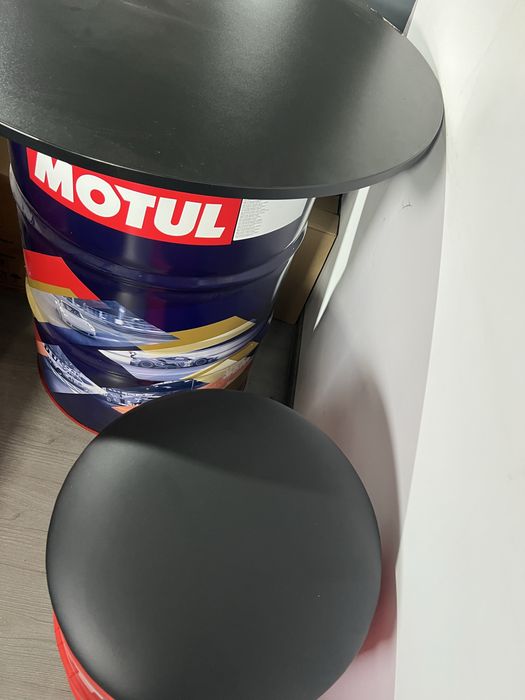 Set masa si scaune tip butoi ulei/ tabla