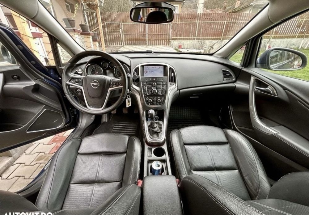 Opel Astra J Sports Tourer