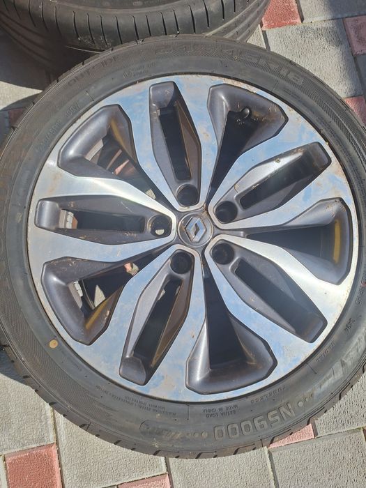 Jante aliaj 18 inch originale Renault

Diametru inch : 17

Distanta in