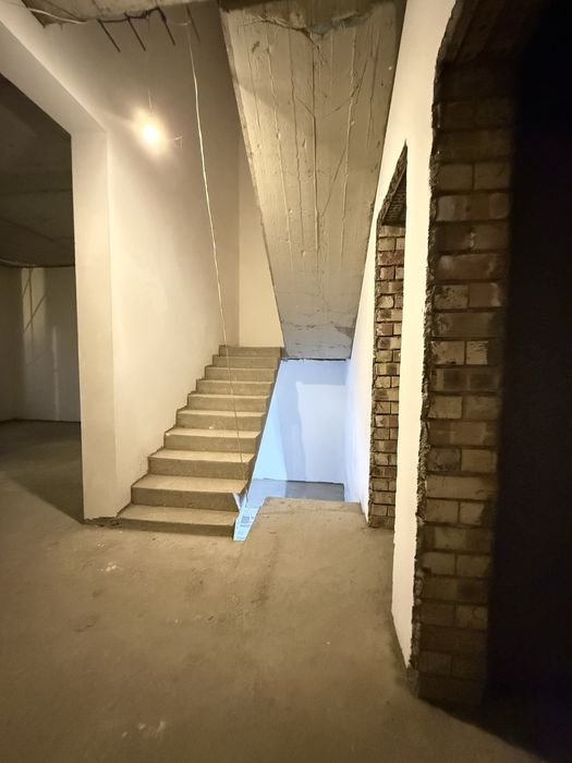 Срочно продаётся 3-сотик 5-комн участка в Сергели Ханабад Вилла