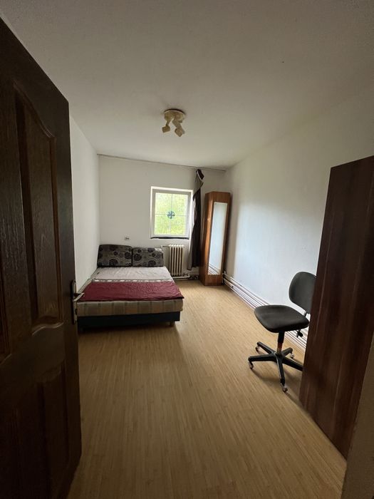 Apartament cu  3 camere