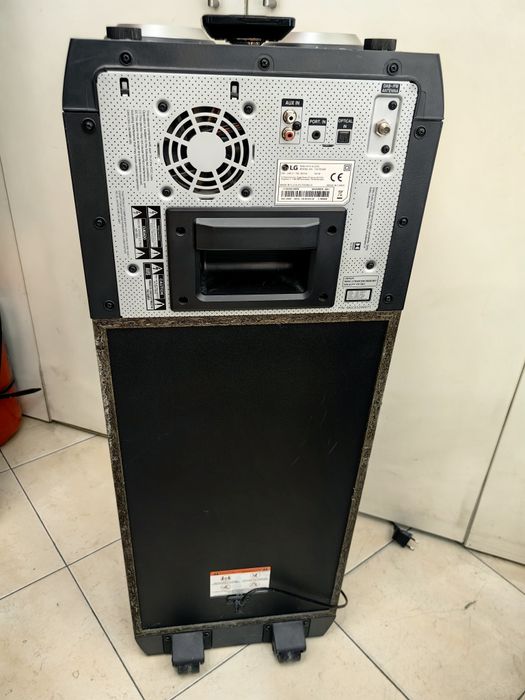 ХБ! LG XBOOM OK75 1000W RMS Караоке и DJ ефекти Перфектна