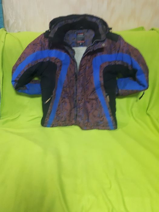 Зимняя куртка на мальчика или девочку