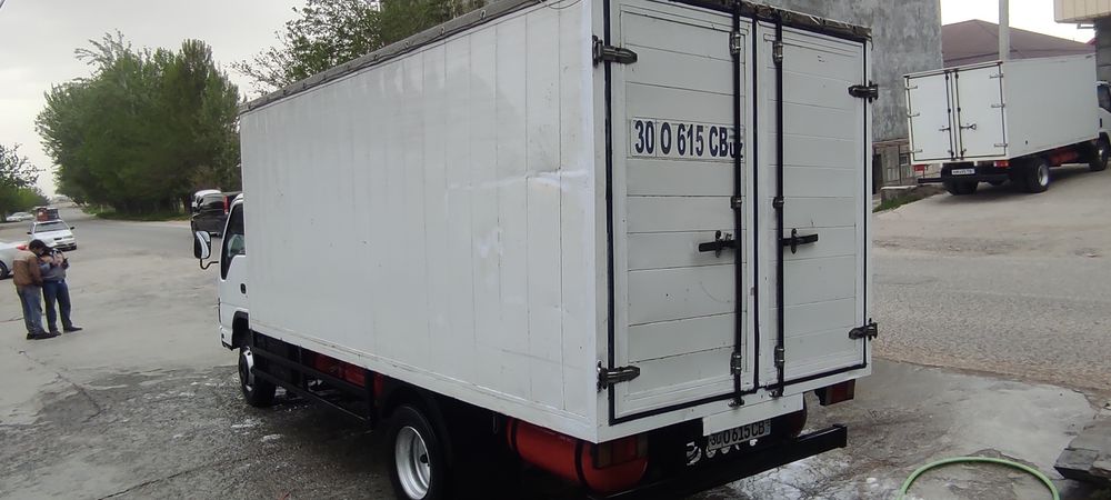 Isuzi 2010 terilgan surochni sotilad