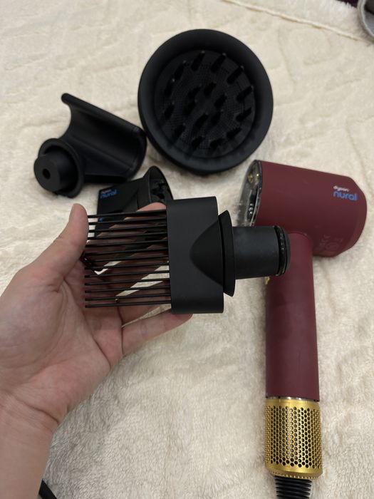 Dyson Airwrap фен.