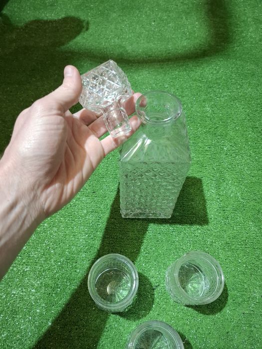 Гарафа с 3 чаши.