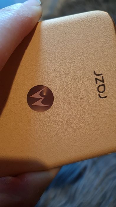 Motorola Razr 40 Ultra в гаранция