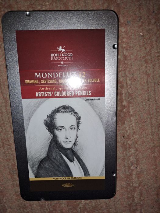 Моливи Mondeluz (сиви, черни и бели)