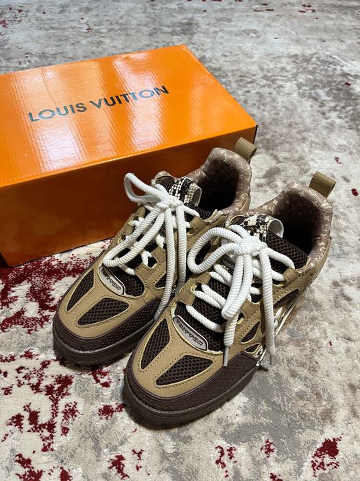 LV Skates Snake Print