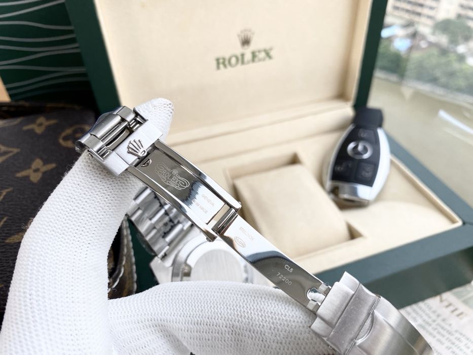 Часовник Rolex Submariner Hulk