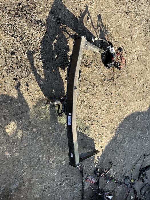 Оригинален теглич за VW Sharan с копче не е качкано ремарке