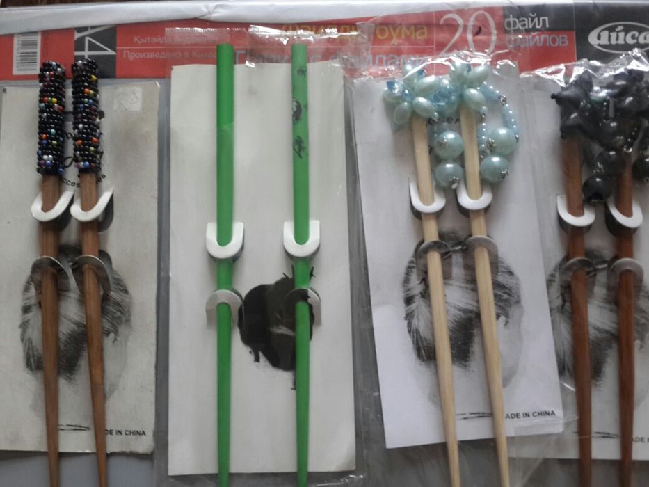 Палочки для волос.