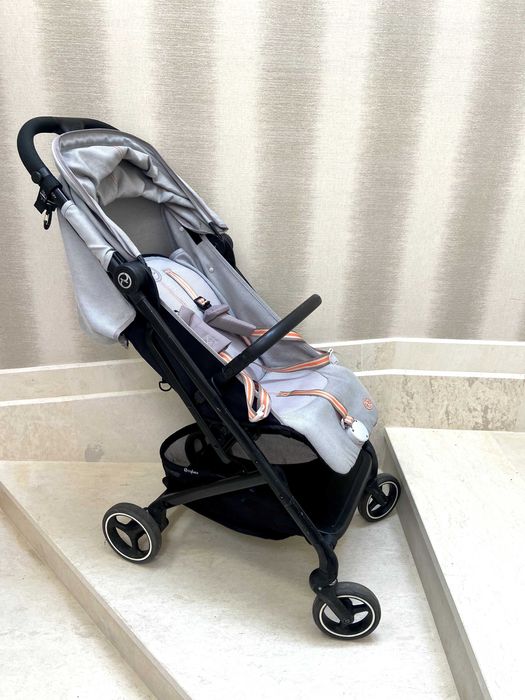 Продавам детска количка Cybex Beezy