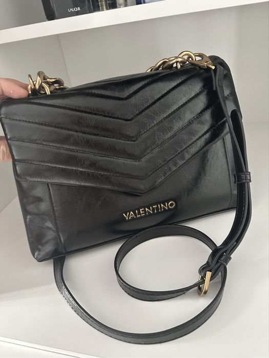 Geanta / poseta Valentino noua