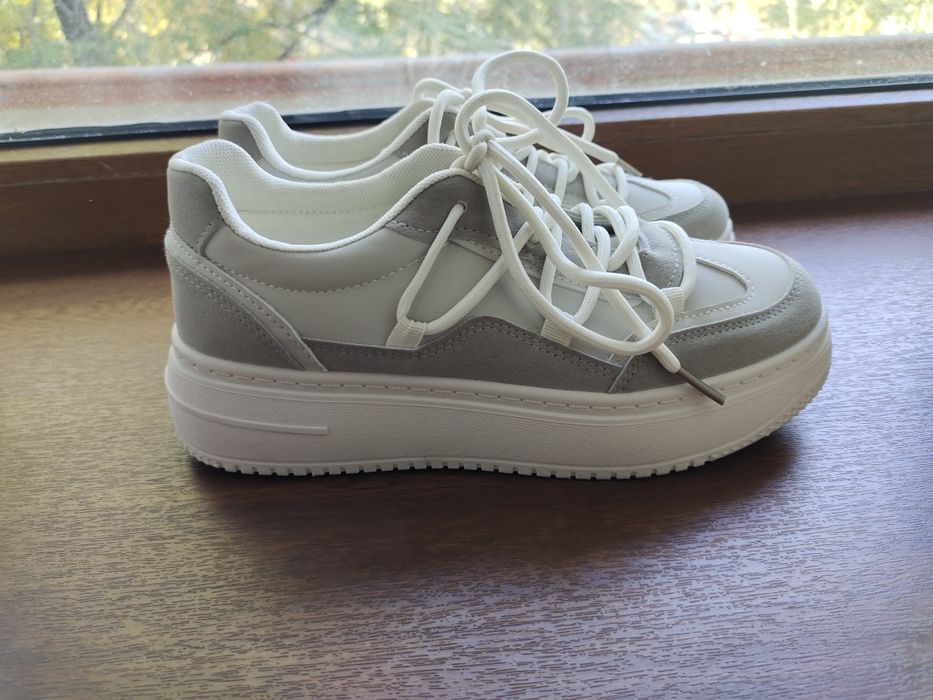 Кроссовки женские 37.5