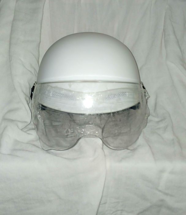 Шлем-каска для езды на мототранспортов и электроскутеров