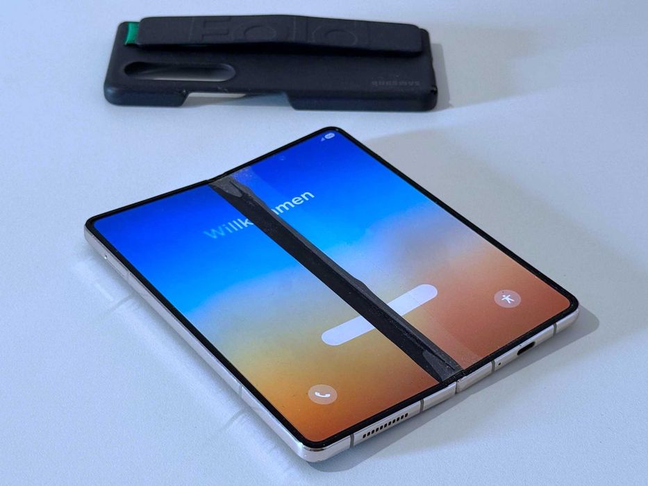 Бартер! Samsung Galaxy Z Fold 4 Beige (Бежов)