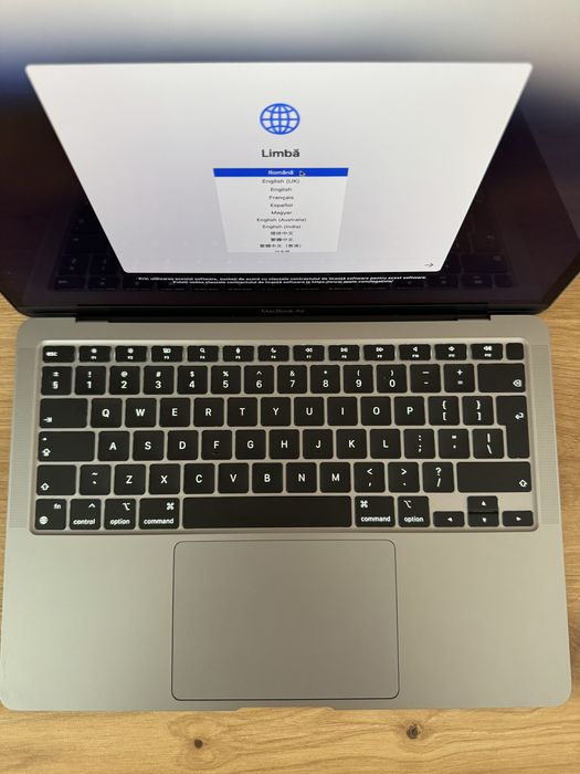 MacBook Air M1 13” 2020 Silver / 256GB / 8GB / stare excelentă
