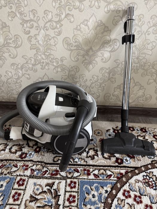 Продается Пылесос Bosch