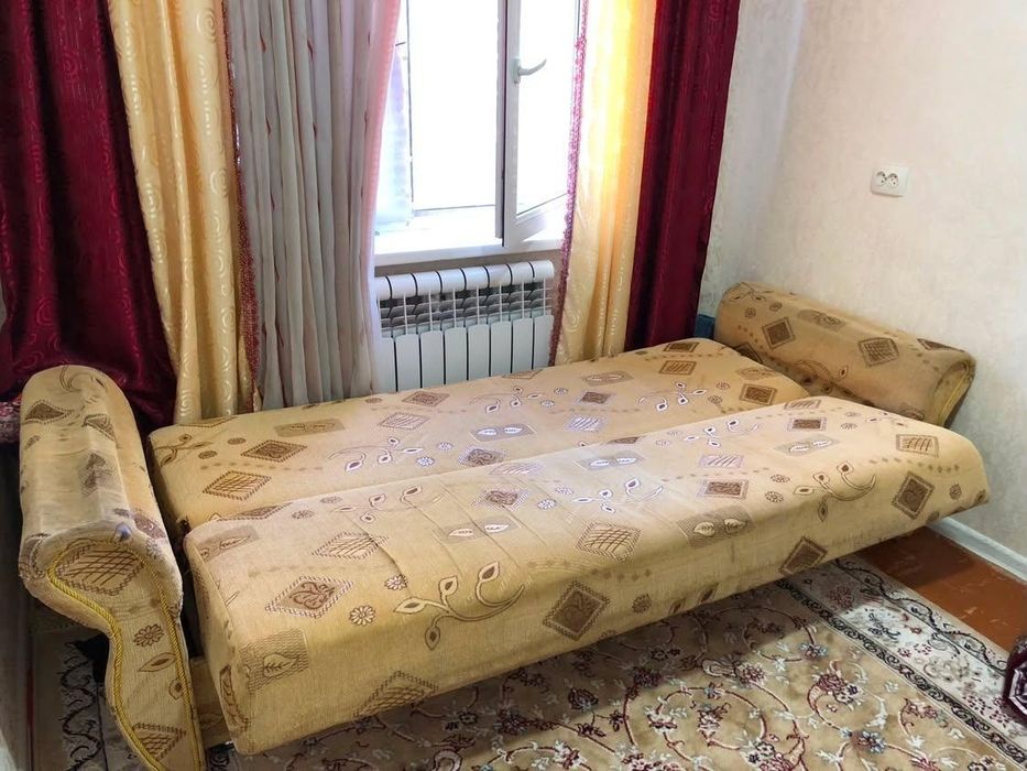 Divan sotiladi yigilib yoyiladigan
