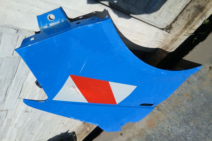ARIPA FATA DREAPTA 7E0821106 7E0821196 7E0821106 7E0821196 Volkswagen
