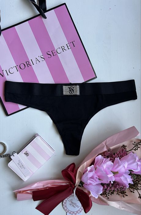 Victoria`s Secret нови оригинални дамски бикини тип прашки M размер