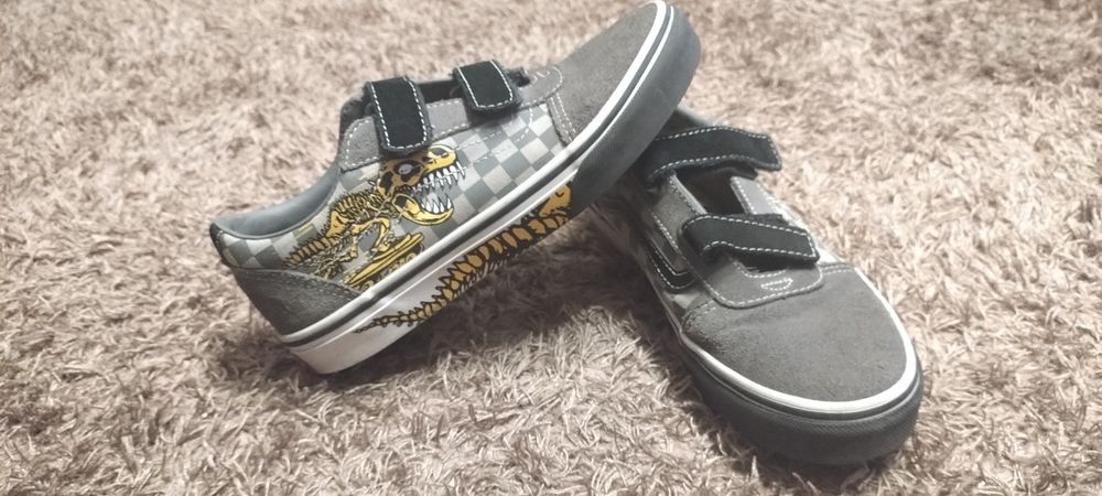 Vans ,, OF THE WALL"
